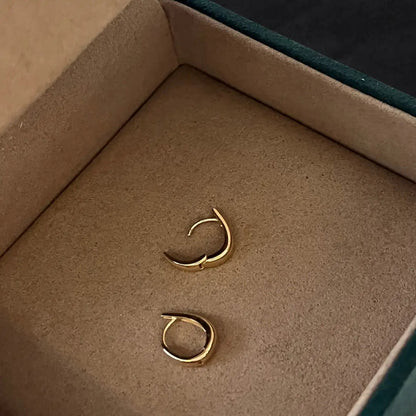 14K Solid Gold Small Tapered Hoops Earrings EADN Lab-Grown Diamond USA, Canada, UK, Europe, EU, Australia, New Zealand, SG